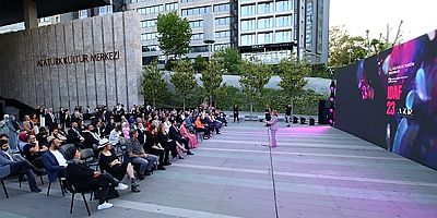 İstanbul Dijital Sanat Festivali (IDAF) Atatürk Kültür Merkezi’nde düzenlenen törenle kapılarını açtı