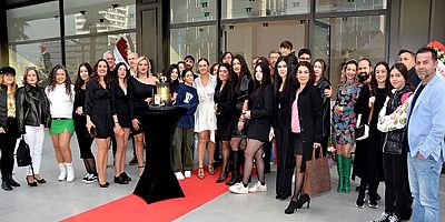 Op. Dr. Ebru Durmuş, Bayraklı Avcılar Exclusive'de hizmete açtığı merkeziyle bayanların güzelliğine güzellik katıyor